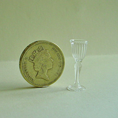 Fine Quality Ribbed / fluted Wine Glass