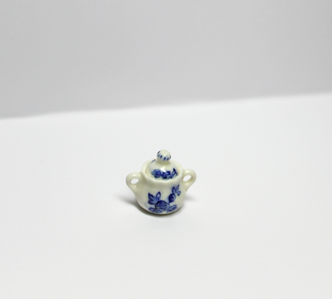 1/24th Scale China Sugar Bowl, Blue and White Pattern.