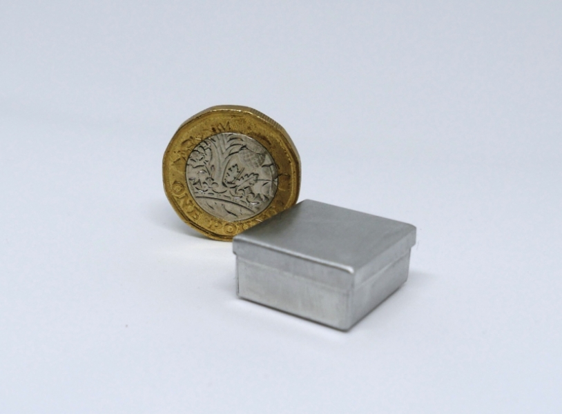 square tin 20mm