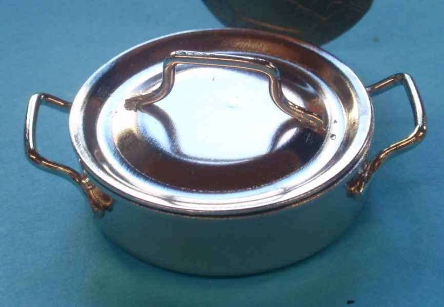 Casserole with Lid  - Medium