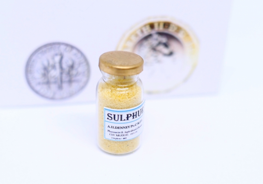 Chemist jar SULPHUR