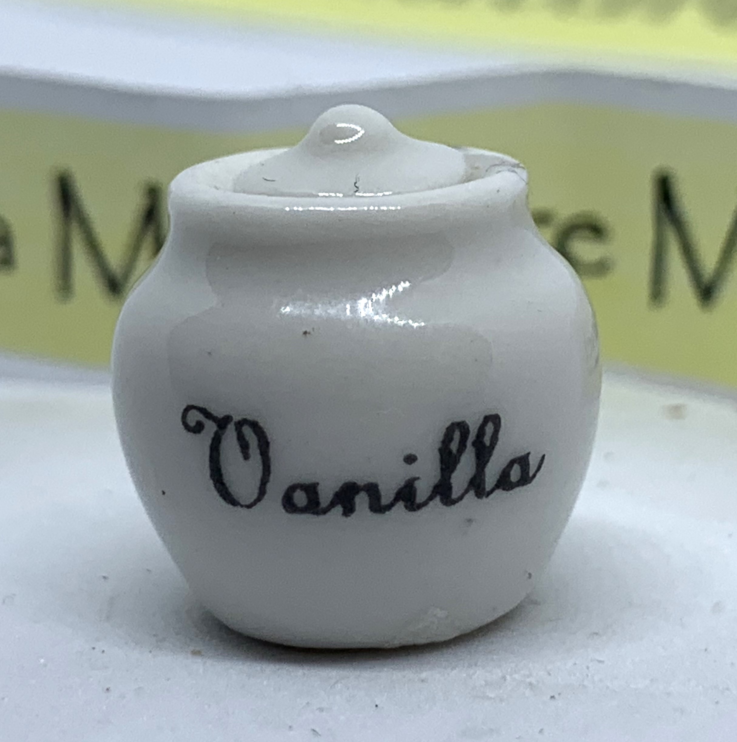 Ceramic Kitchen Storage Jar with Lid - Vanilla