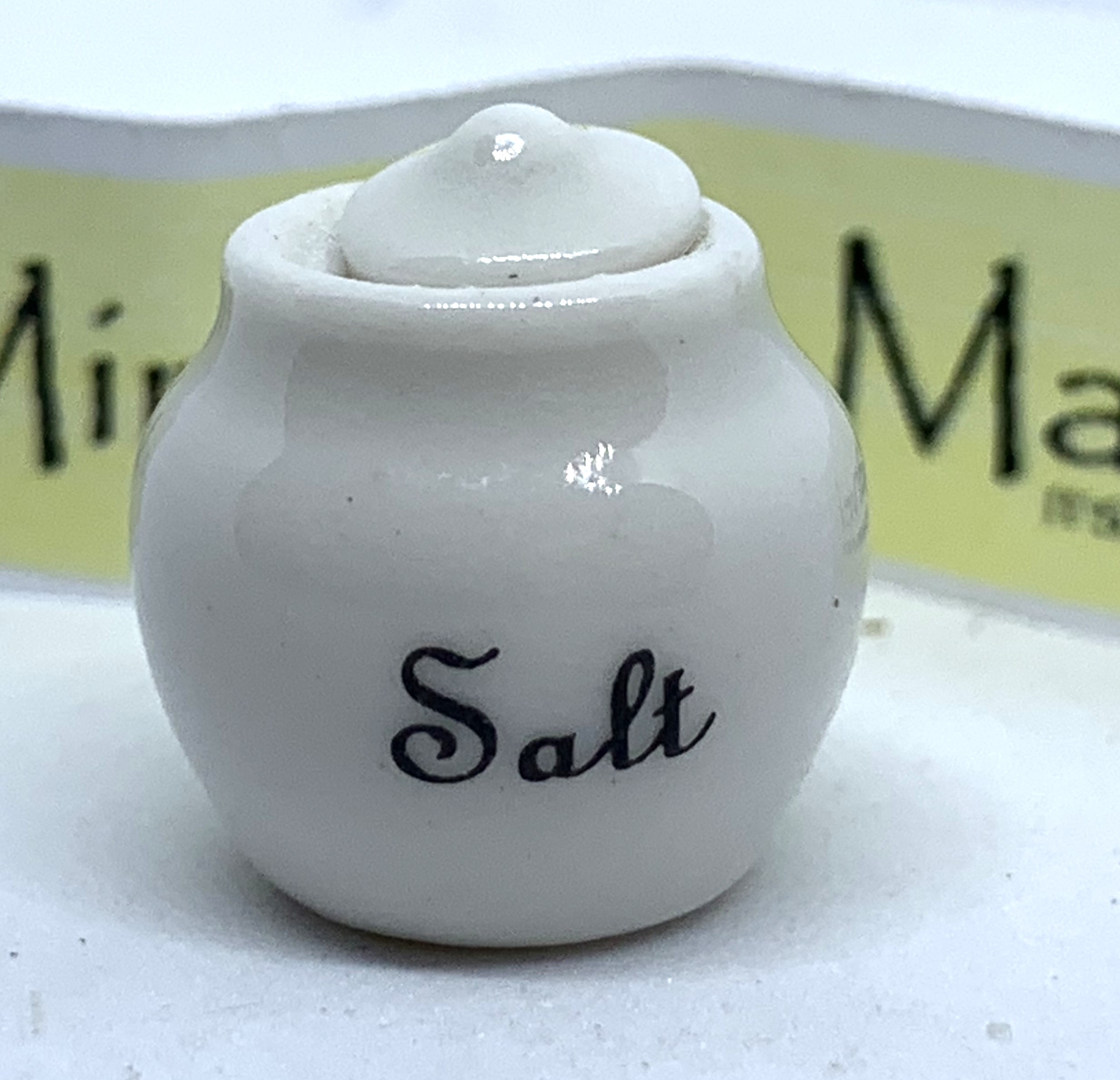 Ceramic Kitchen Storage Jar with Lid - Salt