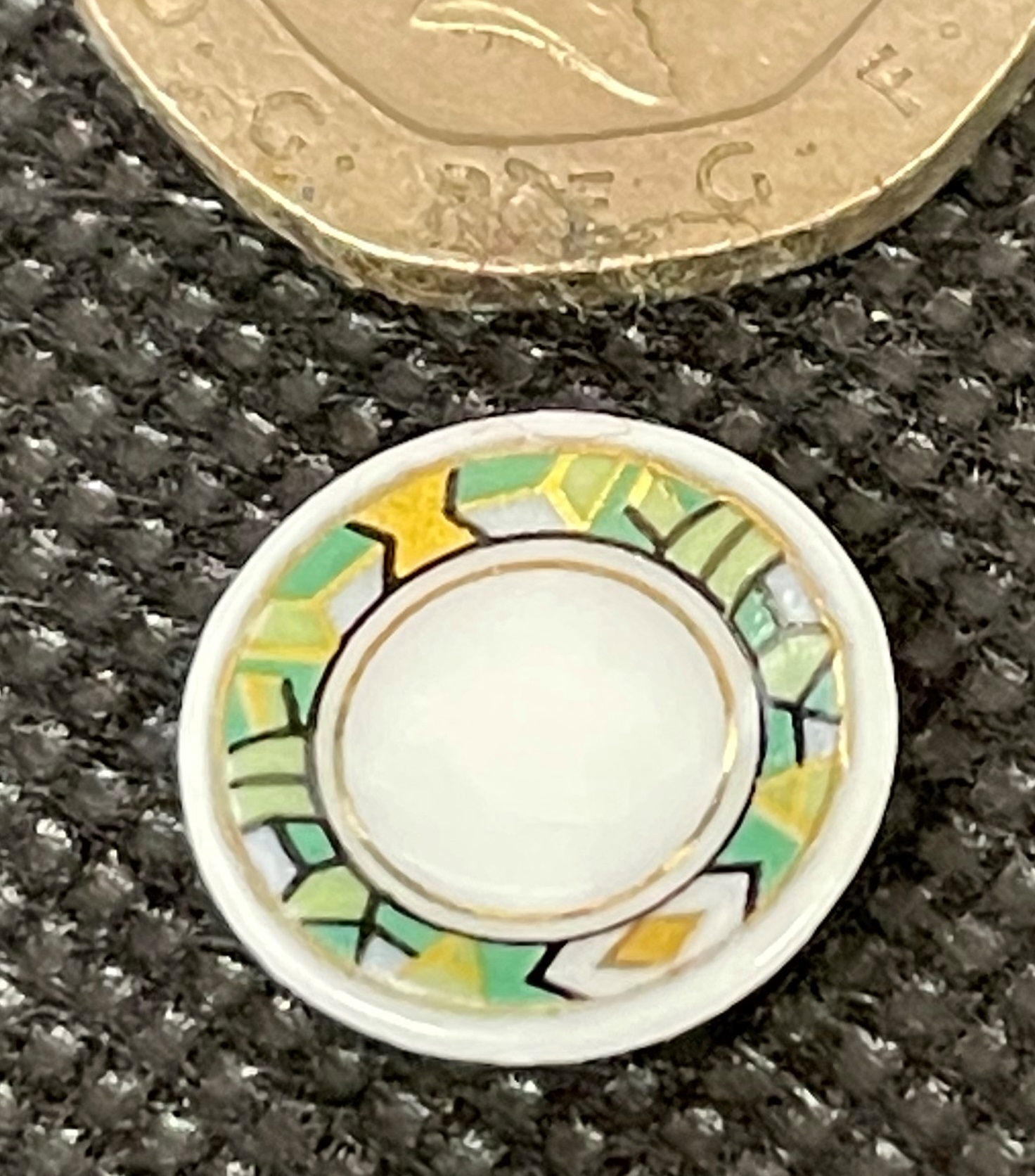 1/24th White Plate with Green Border Design