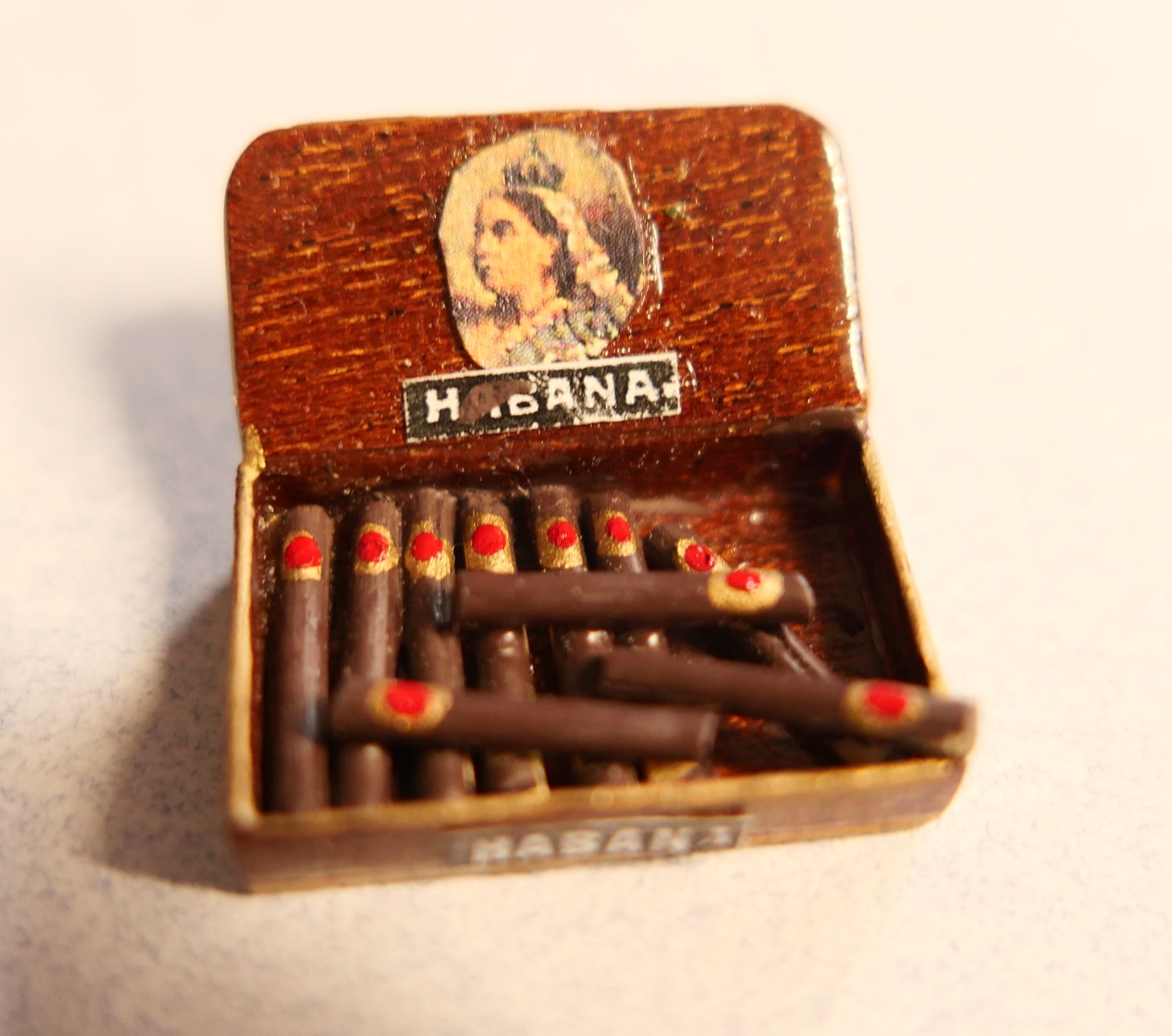 Havana cigars open lid