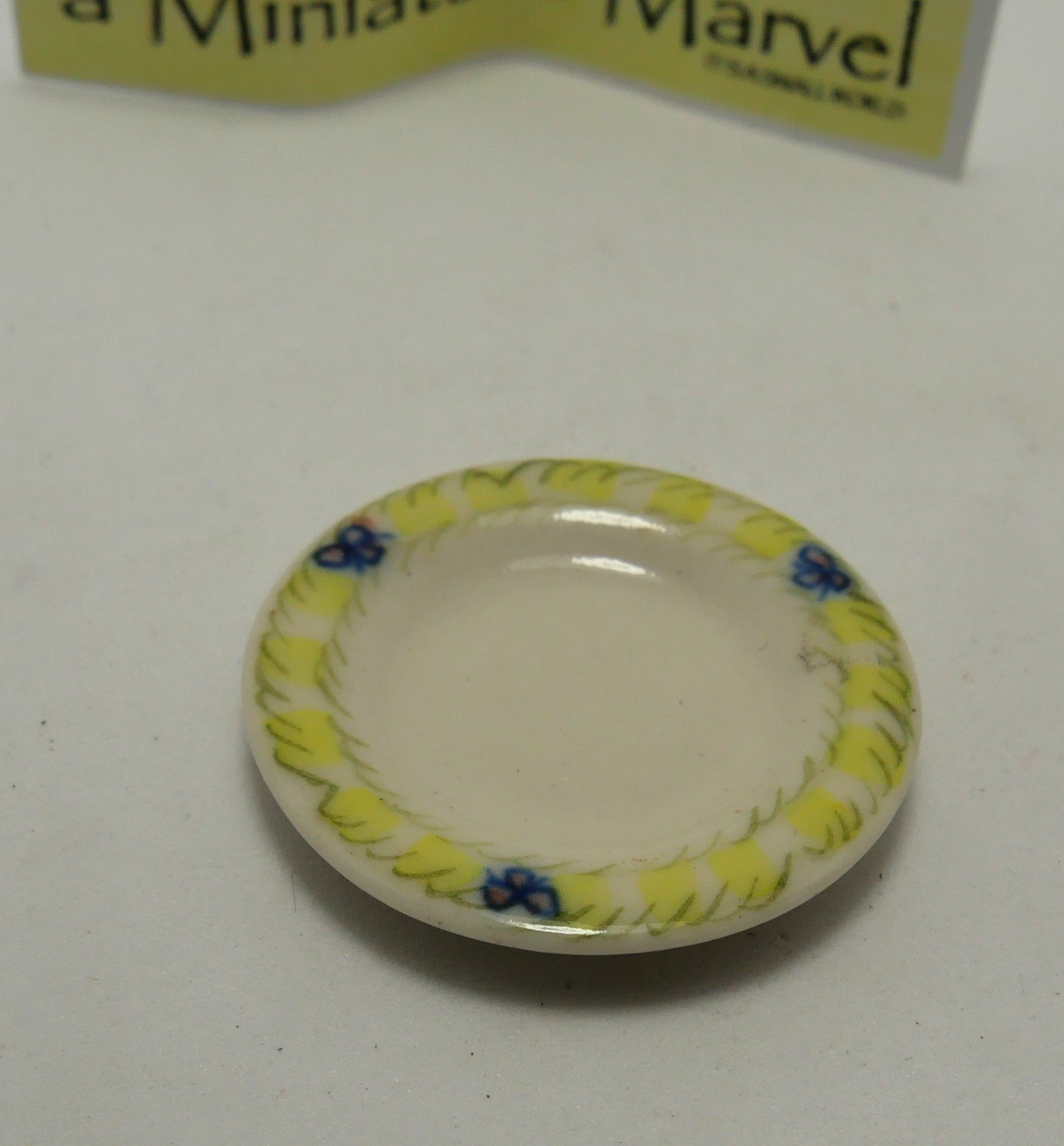 Dinner Plate yellow blue