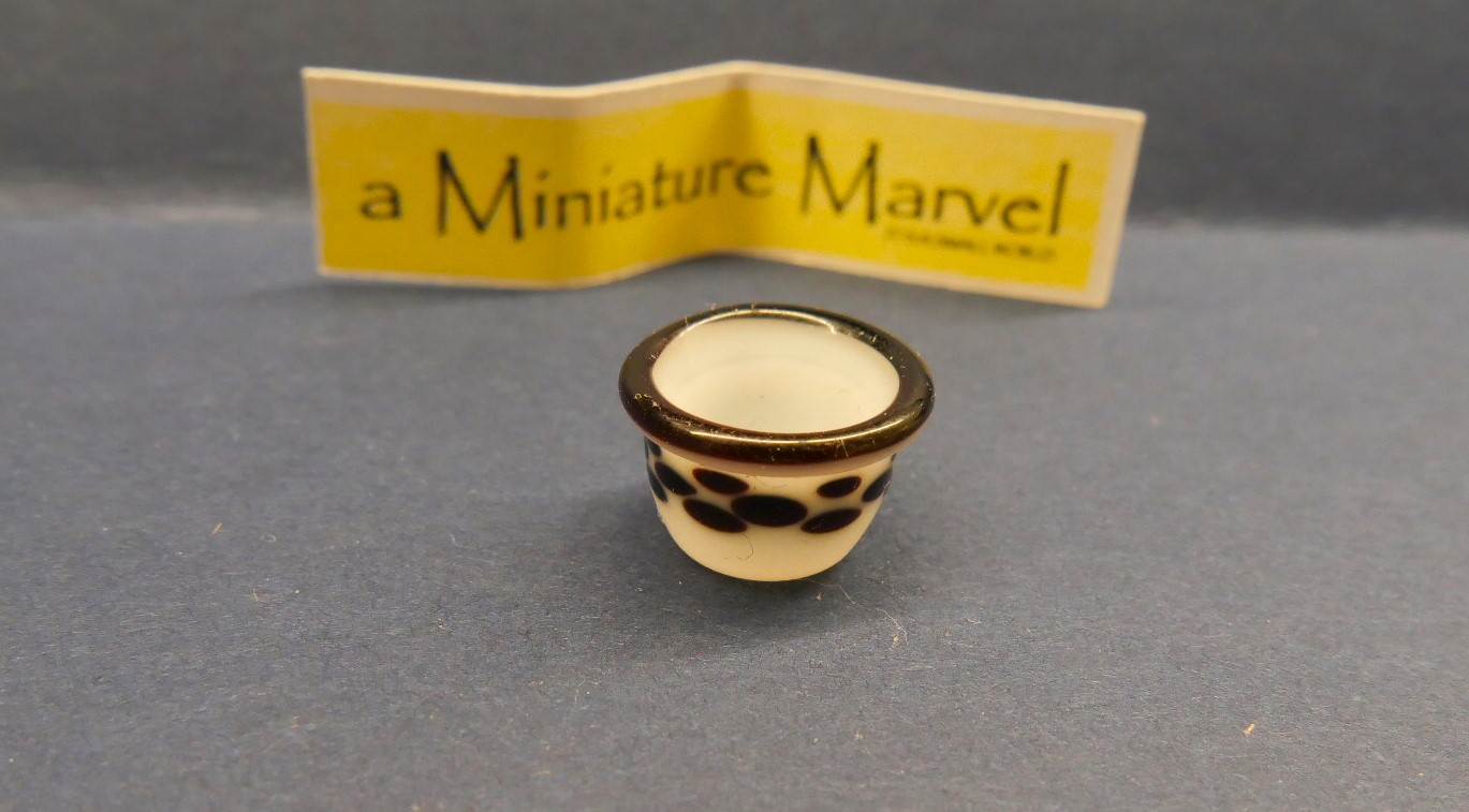 White & brown glass  bowl