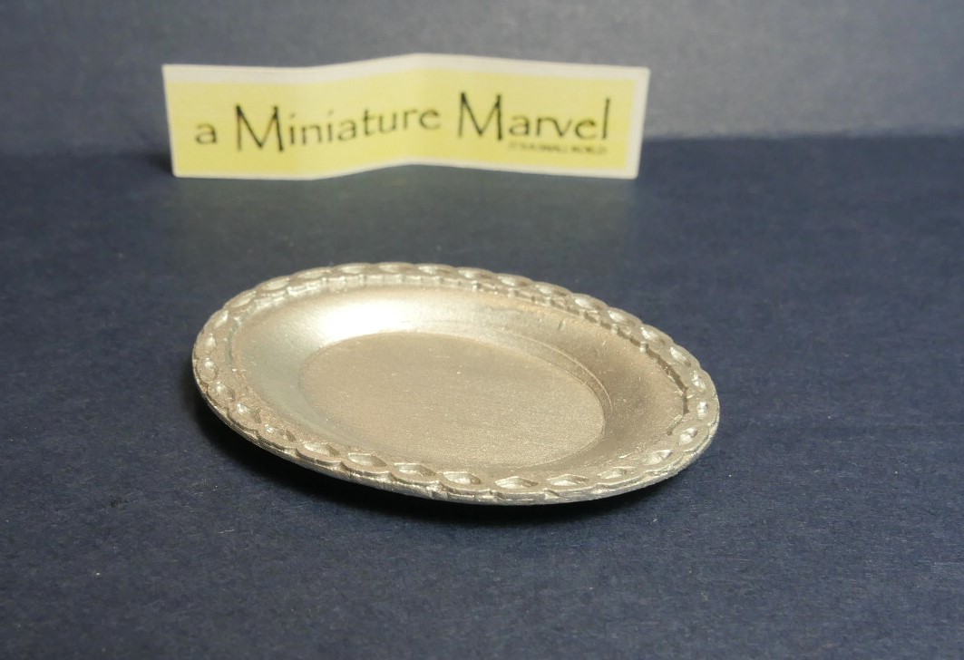 Metal oval platter