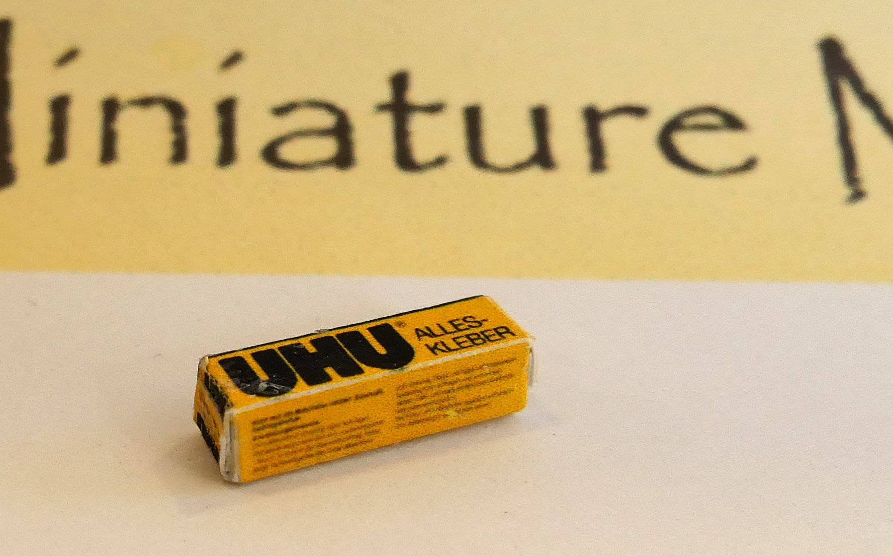 UHU Glue box