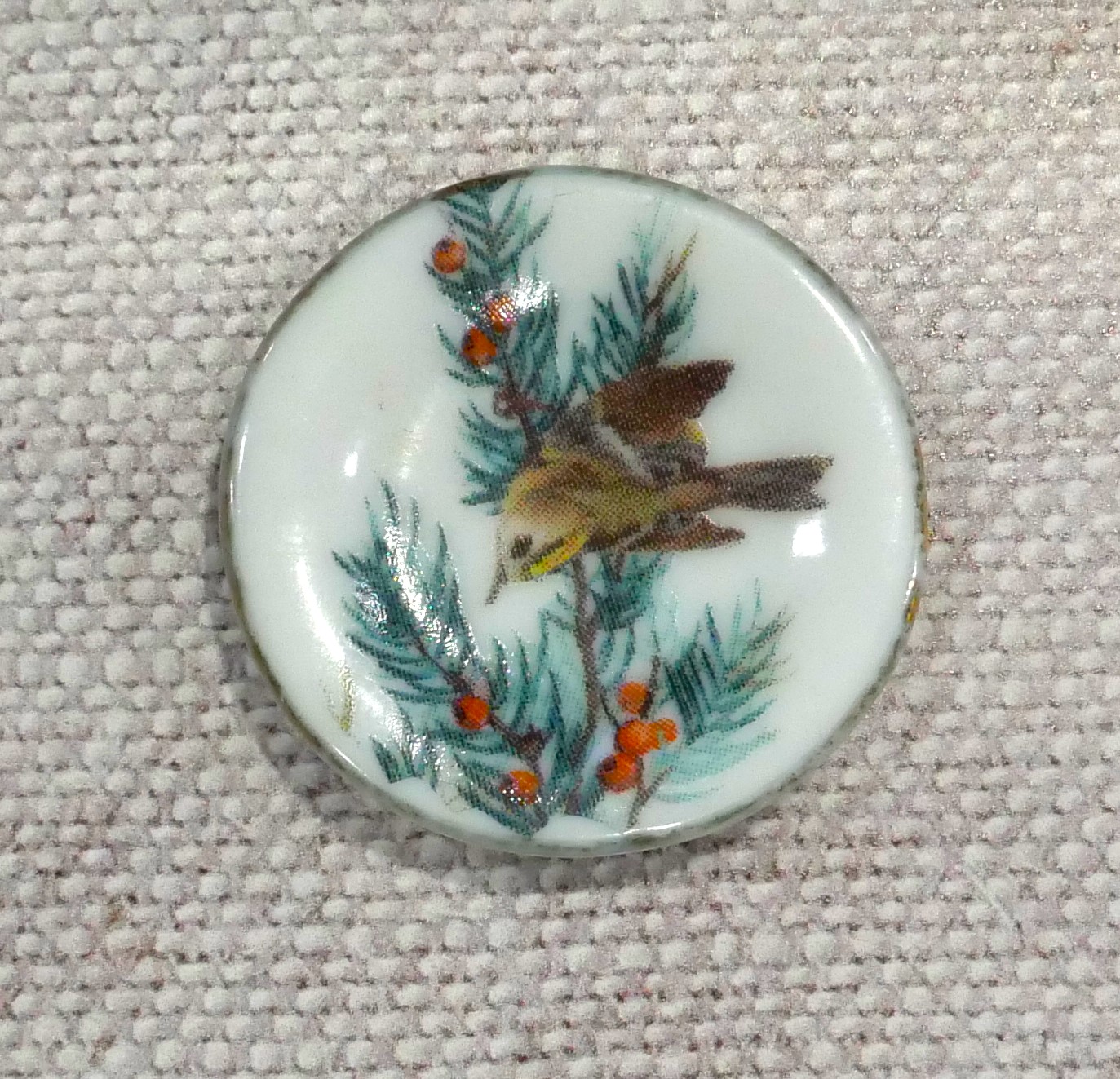 Greenfinch decorative plate