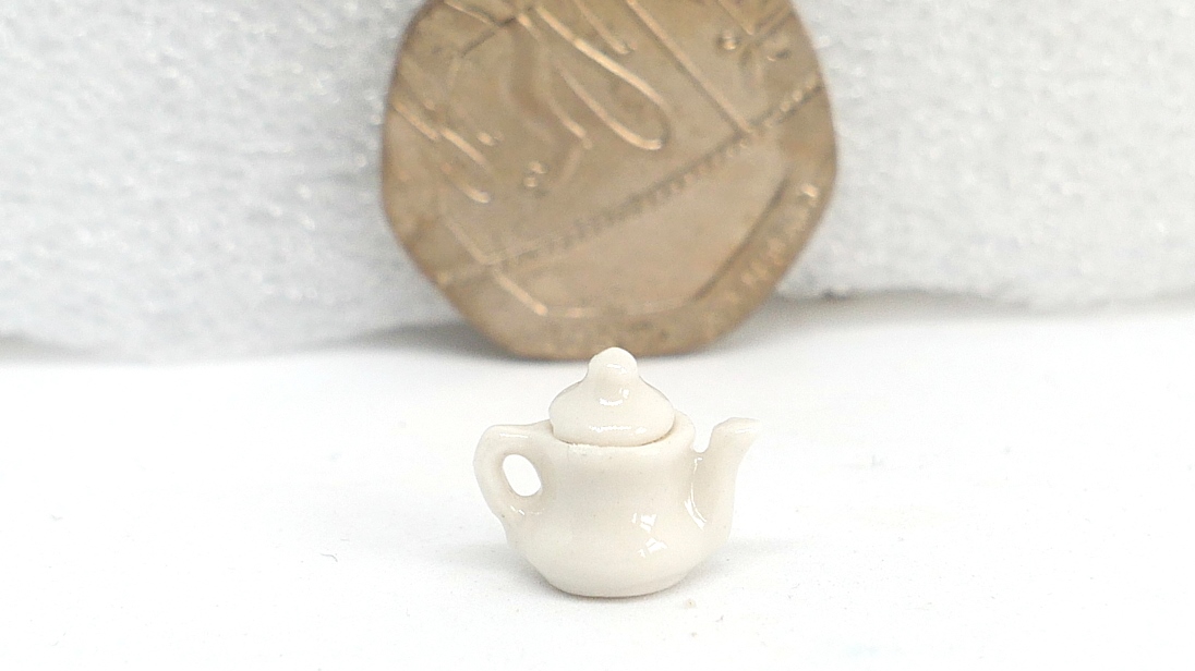 1/24th scale white teapot -Type A