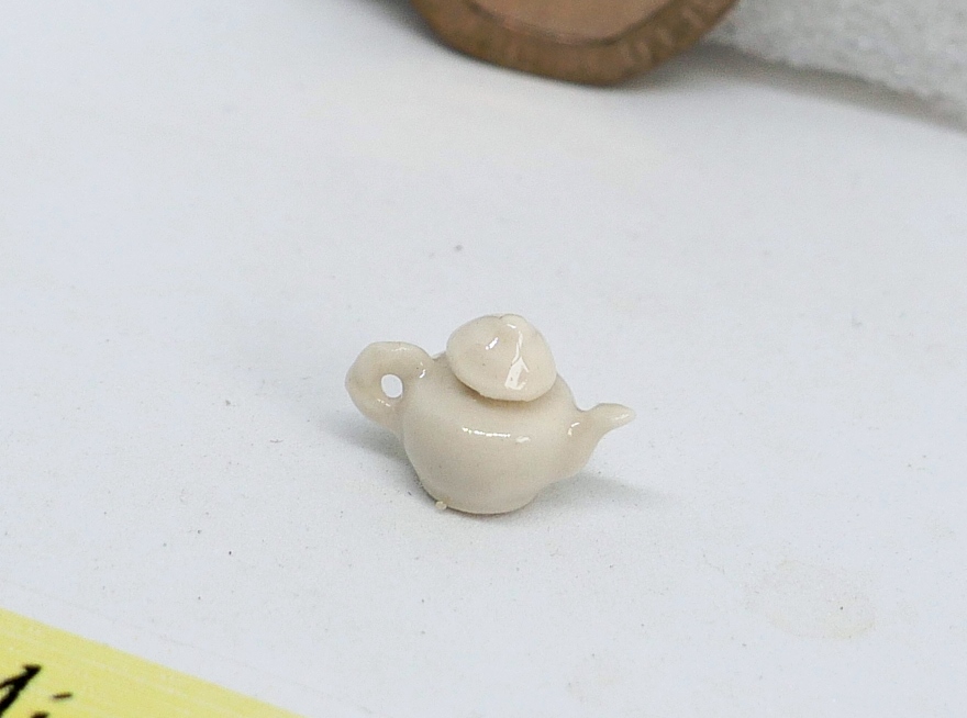 1/24th scale white teapot -Type B