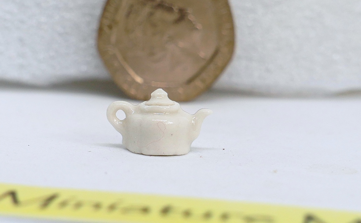 1/24th scale white teapot -Type C